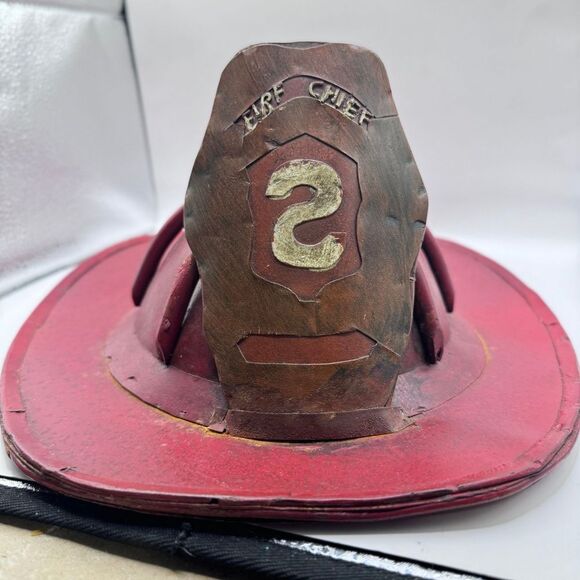 Vintage metal fire chiefs hat decor red - Picture 9 of 9